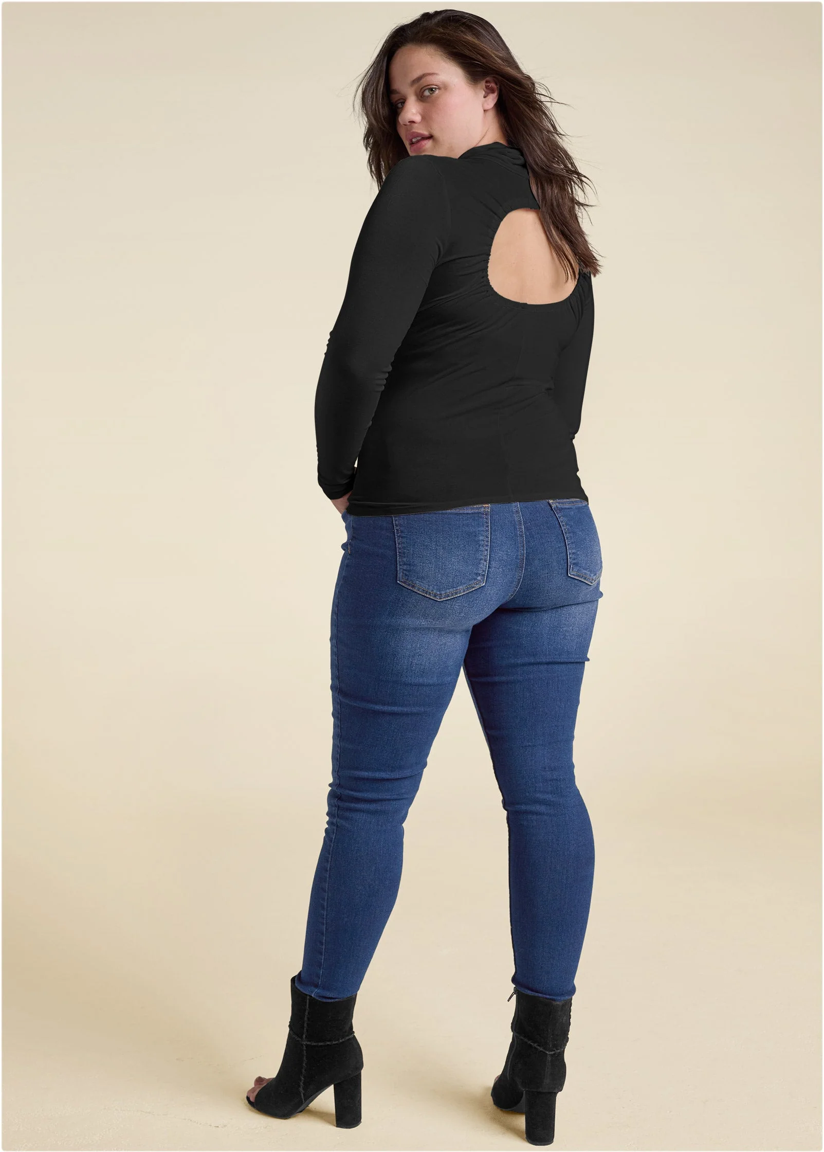 Back Cut-Out Casual Top - Black - Image 9